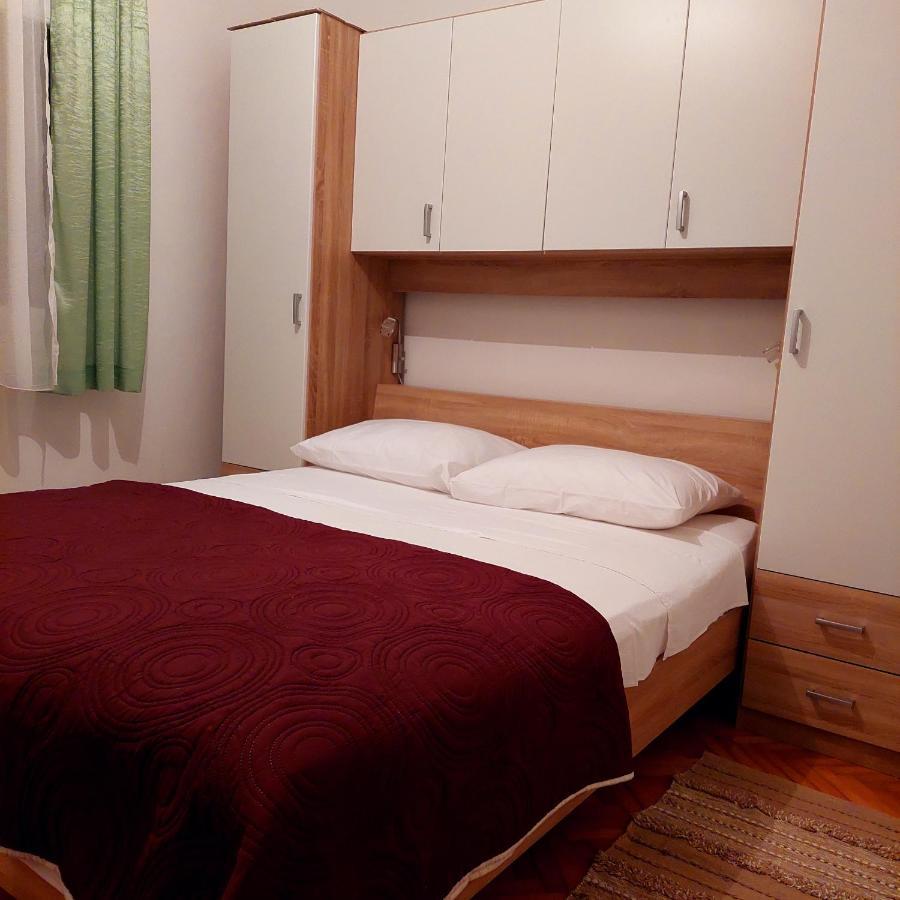 Apartments Branko Вели Рат Екстериор снимка