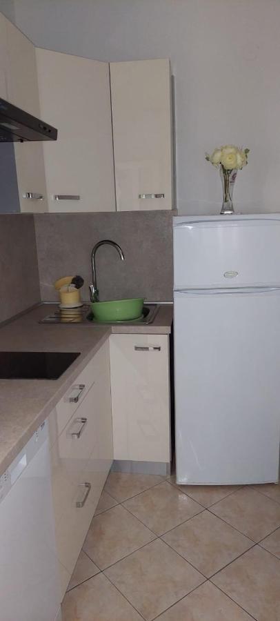 Apartments Branko Вели Рат Екстериор снимка