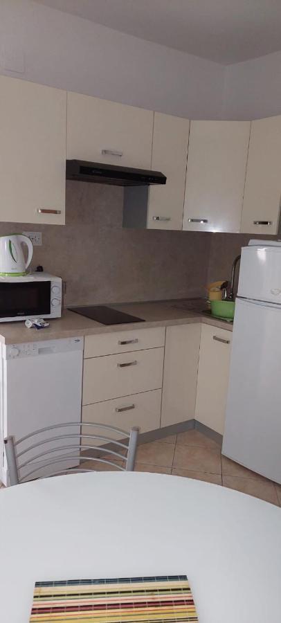 Apartments Branko Вели Рат Екстериор снимка