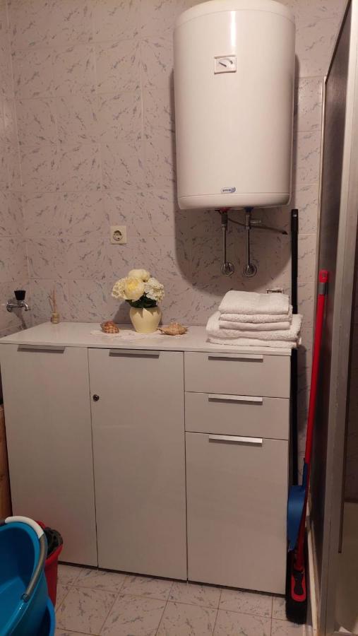 Apartments Branko Вели Рат Екстериор снимка